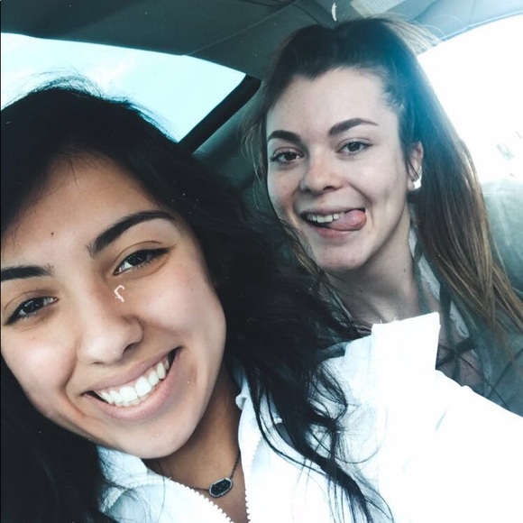 Meet your Posher, Melika - Picture 1 of 1